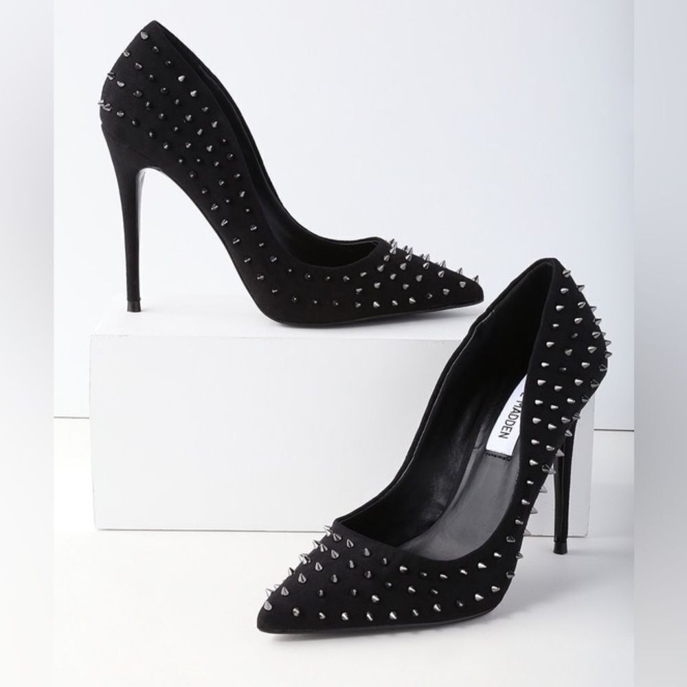 New Daisie-S Black Suede Studded Pumps Size 5.5